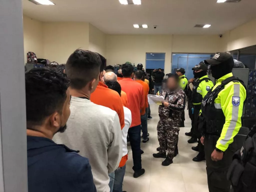 Un total de 297 presos fueron trasladados de la cárcel de Pichincha y Cotopaxi son las novedades que se registran en las cárceles.