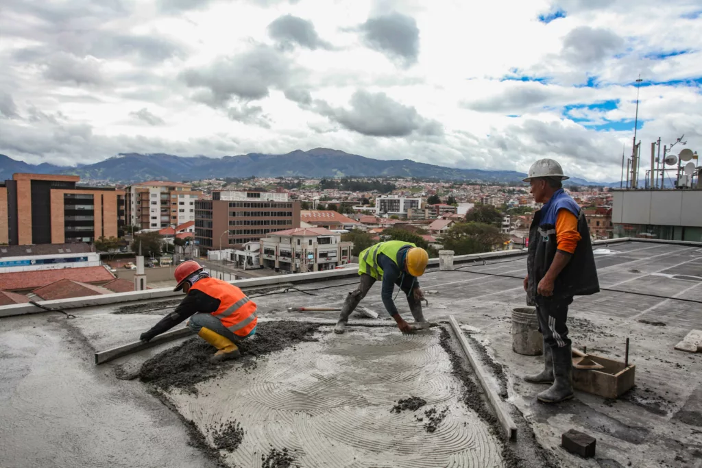 La economía ecuatoriana creció un 3,3% en el segundo trimestre de 2023, según la última información publicada por el Banco Central del Ecuador.