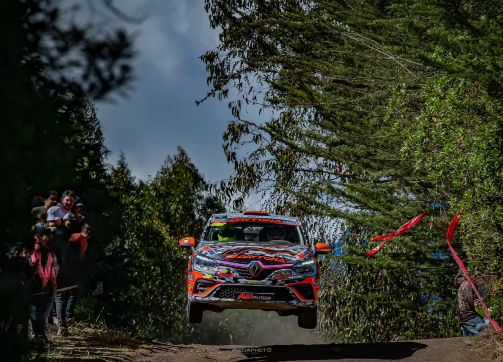 Andrés y Mateo Gómez se preparan para Rally en Madrid, España.