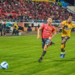 Deportivo Cuenca oficializó la renovación automática del contrato del argentino Lucas Mancinelli para el 2024.