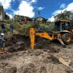Trabajos de limpieza se realizan en Rayoloma este jueves se reportó la rotura de tubería que conducía el agua a un tanque de reserva.