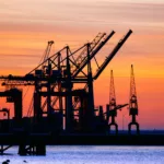 El precio del barril de petróleo intermedio de Texas (WTI) abrió este miércoles, 27 de septiembre de 2023, con una potente subida de más de dos dólares. Foto: Freepik