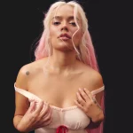 Los colombianos Karol G, Camilo y Shakira, con siete nominaciones cada uno, son los artistas con más opciones de premio en los Latin Grammy 2023. Foto: EFE