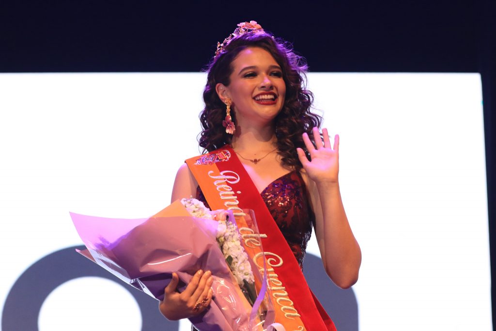 Serina Maldonado, de 18 años, fue electa como la nueva reina de Cuenca que presidirá las fiestas por los 203 años de Independencia.