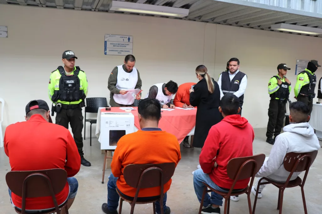 Votaron 27 detenidos de la cárcel de Turi