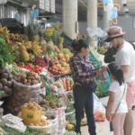 En el mercado 9 de Octubre se consigue desde frutas hasta una gastronomía tradicional variada.