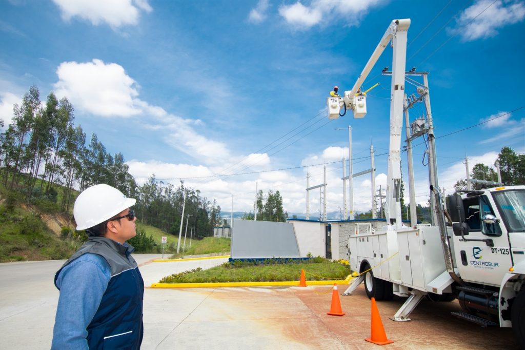 En Azuay, Cañar y Morona Santiago se invertirá el próximo año alrededor de 5 millones de dólares para el servicio de alumbrado público.