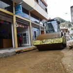 En la calle José Miguel Barzallo se prepara la estructura vial para tender en los próximos meses el asfalto. Cortesía