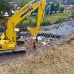 La maquinaria ejecuta la excavación de una de las áreas, donde se construirán los muros para reducir los riesgos por las crecientes del río Burgay. Cortesía