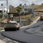 El GAD Provincial del Azuay tiene a la vialidad como una prioridad para el 2024. La intención es cambiar el lastre por asfalto o doble tratamiento. Cortesía