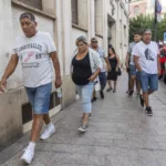 Familiares de los 13 fallecidos, entre ellos cinco ecuatorianos, en los incendios de Murcia reciben sus restos. Foto: EFE