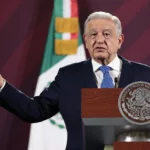 El presidente mexicano, Andrés Manuel López Obrador, reportó este lunes la llegada de hasta 16.000 migrantes diarios en las fronteras norte y sur del país en la última ola migratoria. Foto: EFE