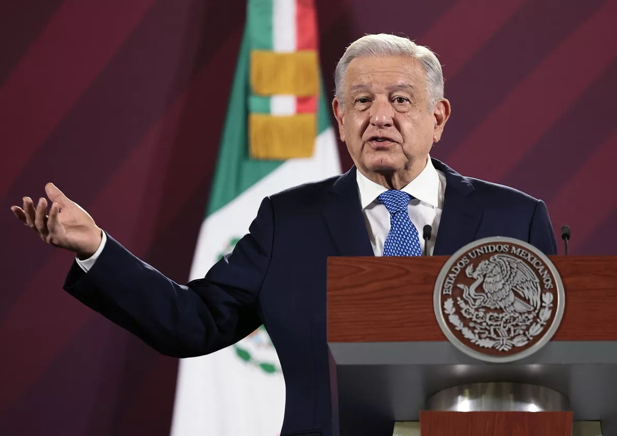 El presidente mexicano, Andrés Manuel López Obrador, reportó este lunes la llegada de hasta 16.000 migrantes diarios en las fronteras norte y sur del país en la última ola migratoria. Foto: EFE