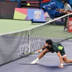 El tenista español Carlos Alcaraz se eliminó en los cuartos de final del Miami Open ante Grigor Dimitrov (6-2 y 6-4).