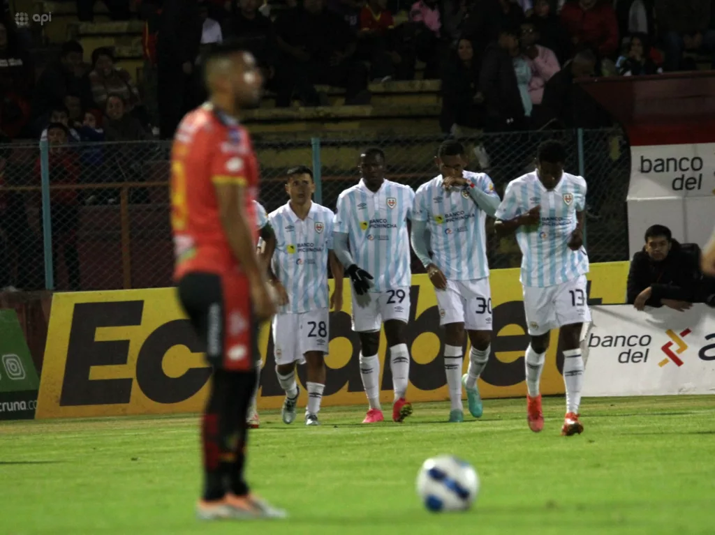 Deportivo Cuenca pierde ante Universidad Católica y sale de puestos de Sudamericana. Foto: API