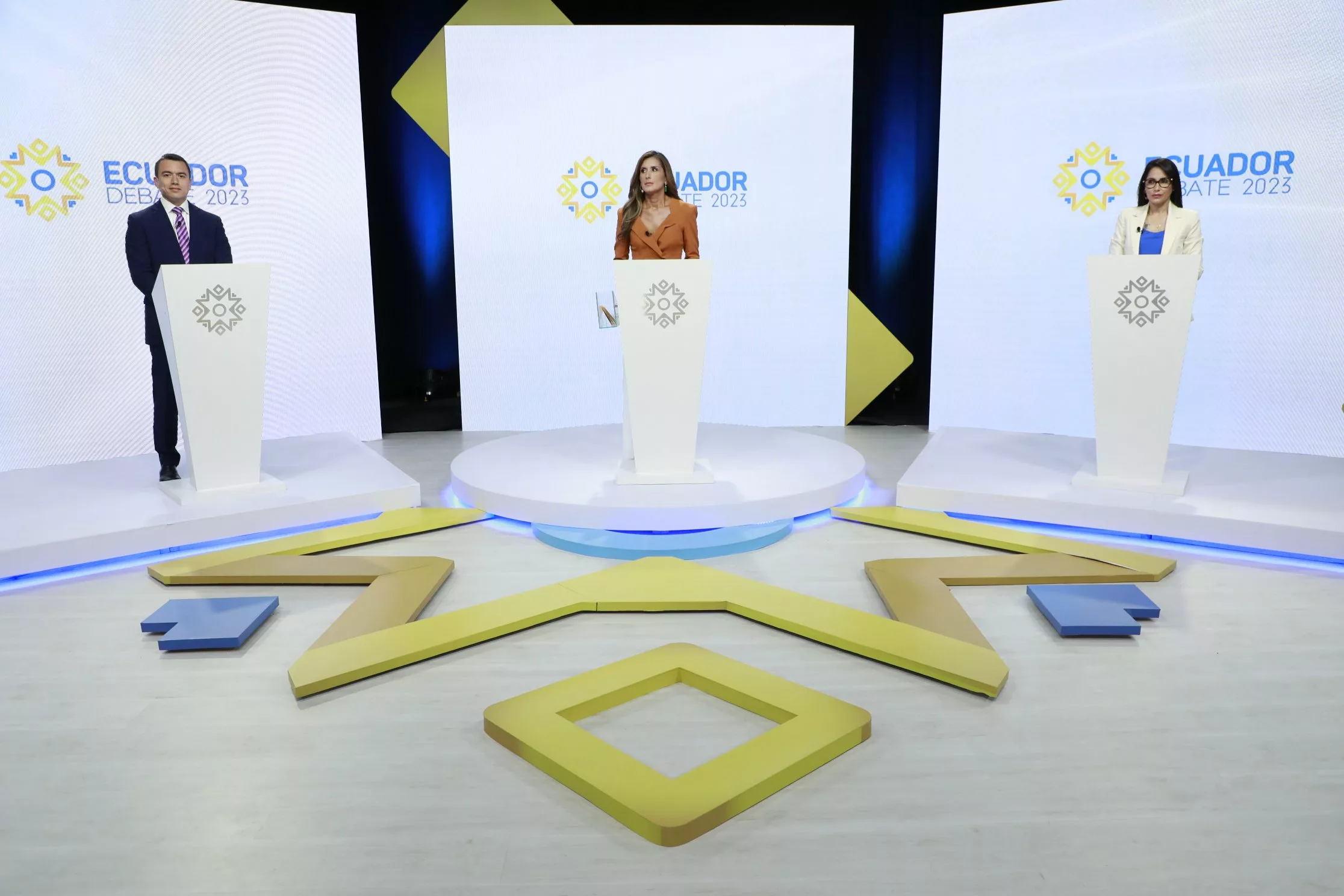 Luisa González y Daniel Noboa son los protagonistas del debate presidencial como los candidatos que pasaron a la segunda vuelta.