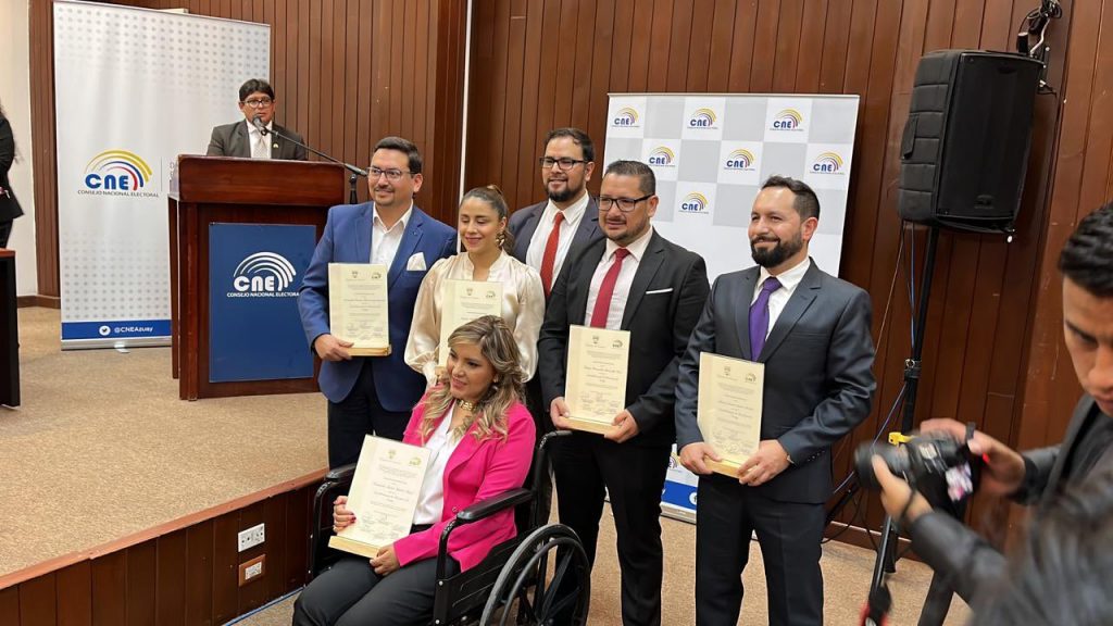 Asambleístas de Azuay recibieron credenciales