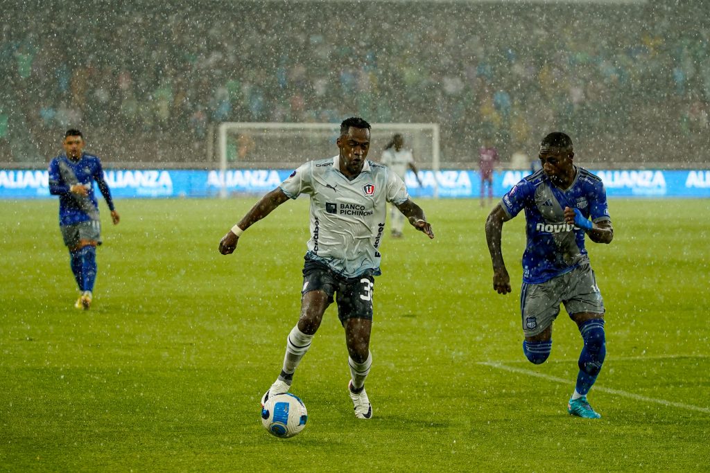 Se reprogramó el partido entre Liga de Quito y Emelec por fuertes lluvias. Foto: Liga de Quito
