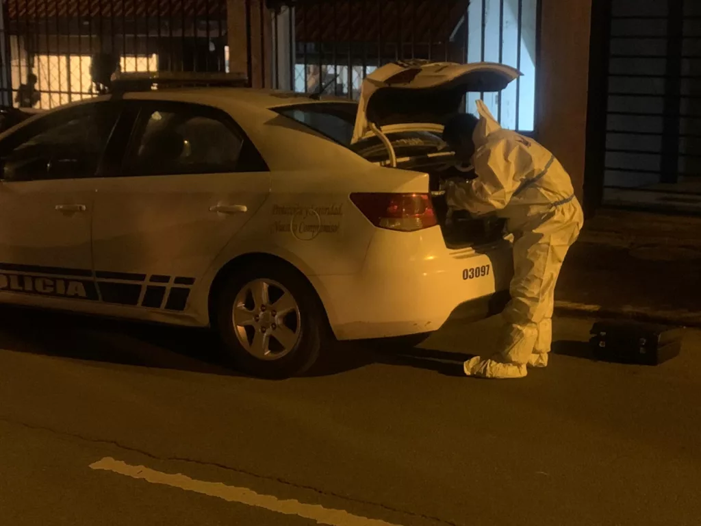 El crimen sucedió la noche del 19 de enero de 2023, dentro de un inmueble ubicado en la avenida Diez de Agosto de Cuenca.