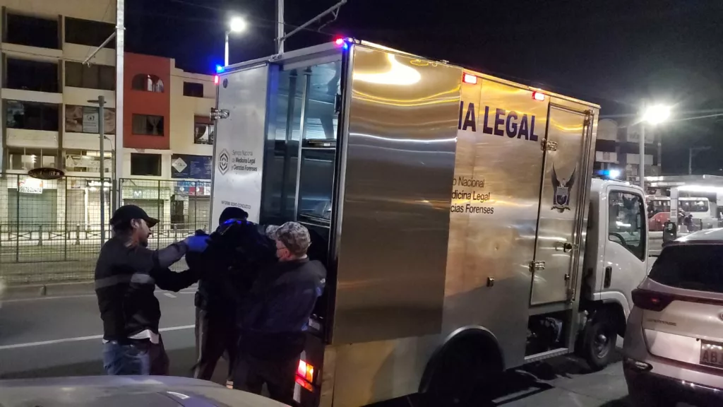 El alcoholismo es un problema de salud pública que ha existido por años en esta zona, donde funciona el mayor centro de abastos de Cuenca.