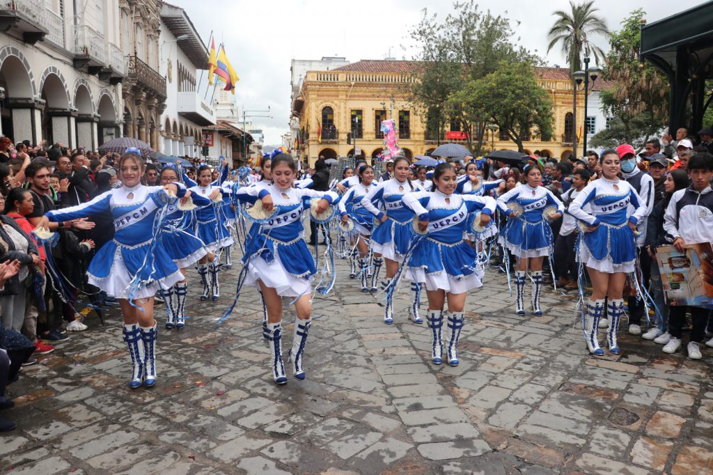 Alrededor de 3.000 estudiantes de 37 instituciones educativas desfilarán para rendir homenaje a Cuenca en sus 203 años de Independencia.