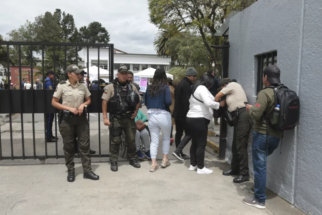 Más de 53.000 policías se desplegarán como parte del dispositivo de seguridad para la celebración de la segunda vuelta.