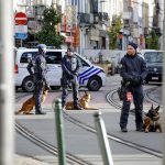 Bélgica rebajó el nivel máximo de alerta en Bruselas para todo el país una vez abatido el autor del atentado terrorista que dejó dos muertos.