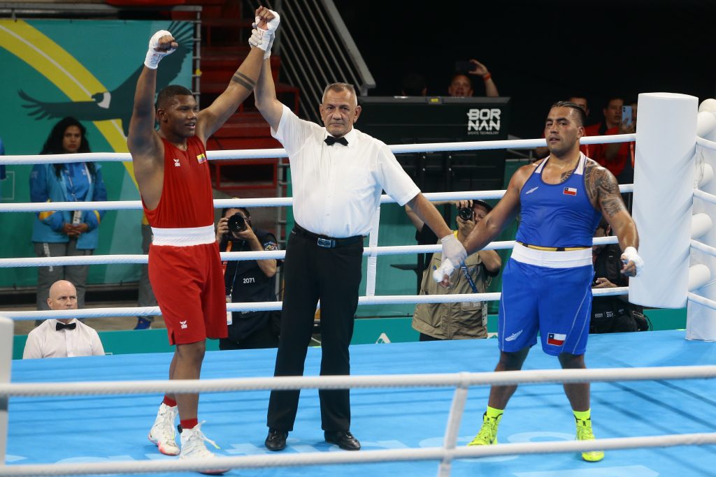 Gerlon Congo dio la primera victoria de Ecuador en los Juegos Panamericanos de Santiago 2023 en Boxeo. Foto: EFE