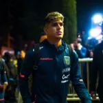 Piero Hincapié llegó a La Paz con el resto de la selección de Ecuador para el partido ante Bolivia. Foto: La Tri