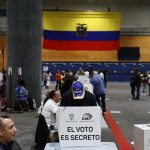 Miles de ecuatorianos ejercen con normalidad su derecho al voto en distintas ciudades españolas para la segunda vuelta