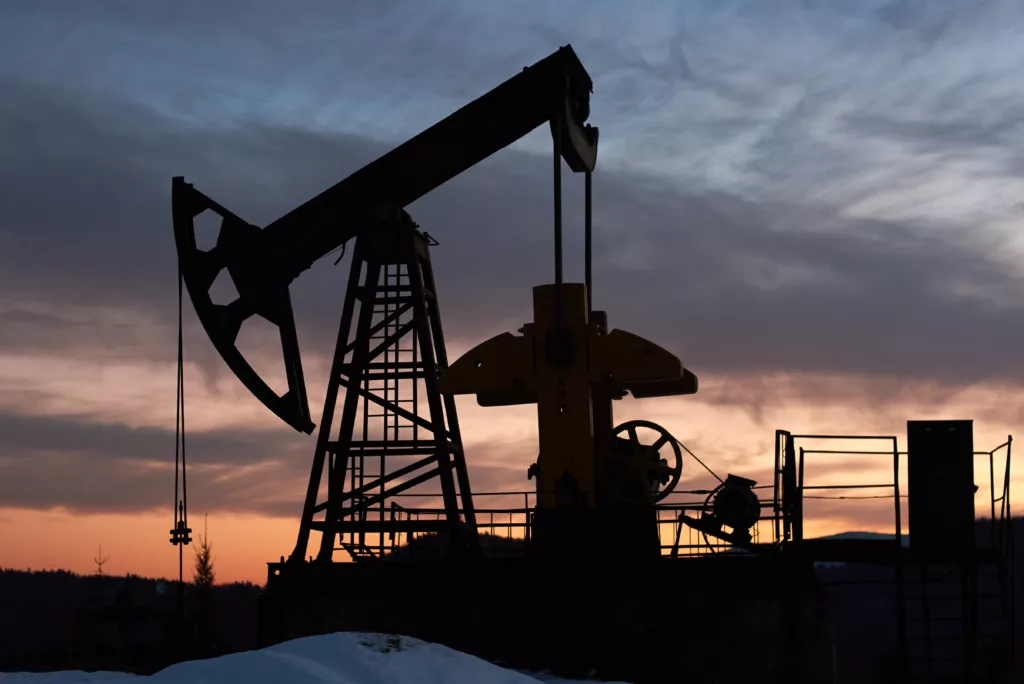 El precio del petróleo intermedio de Texas comenzó la jornada del miércoles con una caída del 1,84% y se situaba en USD 87,59 el barril. Foto: Freepik