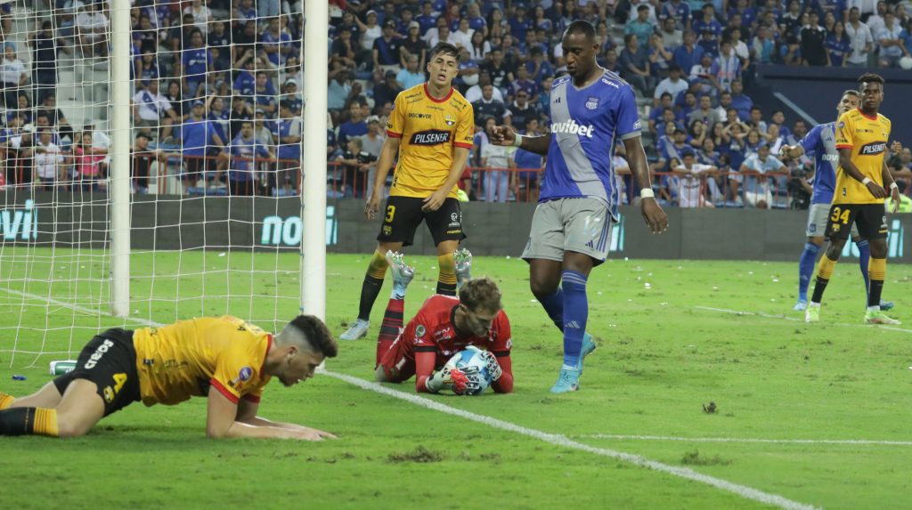 La inseguridad en Ecuador impide a Barcelona SC y a Club Sport Emelec presentar en público a su plantel 2024.