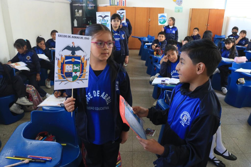 El sistema tradicional de enseñanza urge cambios. Los expertos recomiendan acoplarse a las nuevas tecnologías. XCA