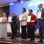 El CNE completó así la entrega de la documentación a los 137 legisladores que tomarán posesión el próximo 17 de noviembre.