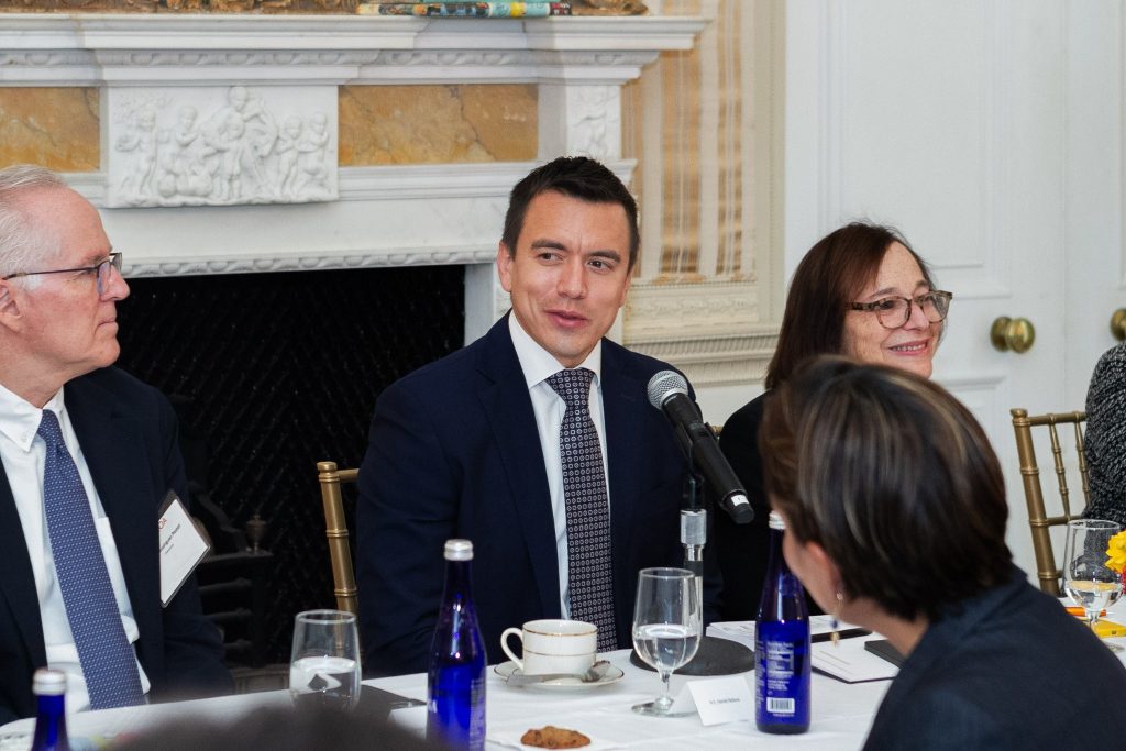 El presidente electo de Ecuador, Daniel Noboa, regresó a su país tras una gira de más de dos semanas por España, Italia y EE.UU.