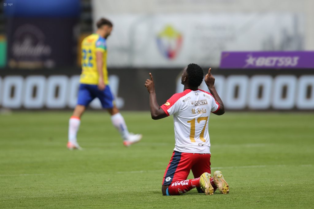 Maicon Solís anotó en la victoria de El Nacional ante Gualaceo SC. Foto: API
