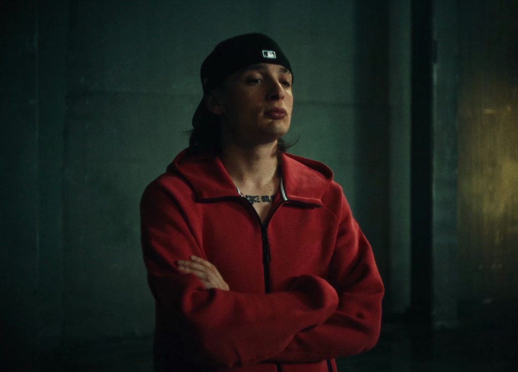 El reconocido artista mexicano Peso Pluma lanzó este viernes la canción "Peligro".
