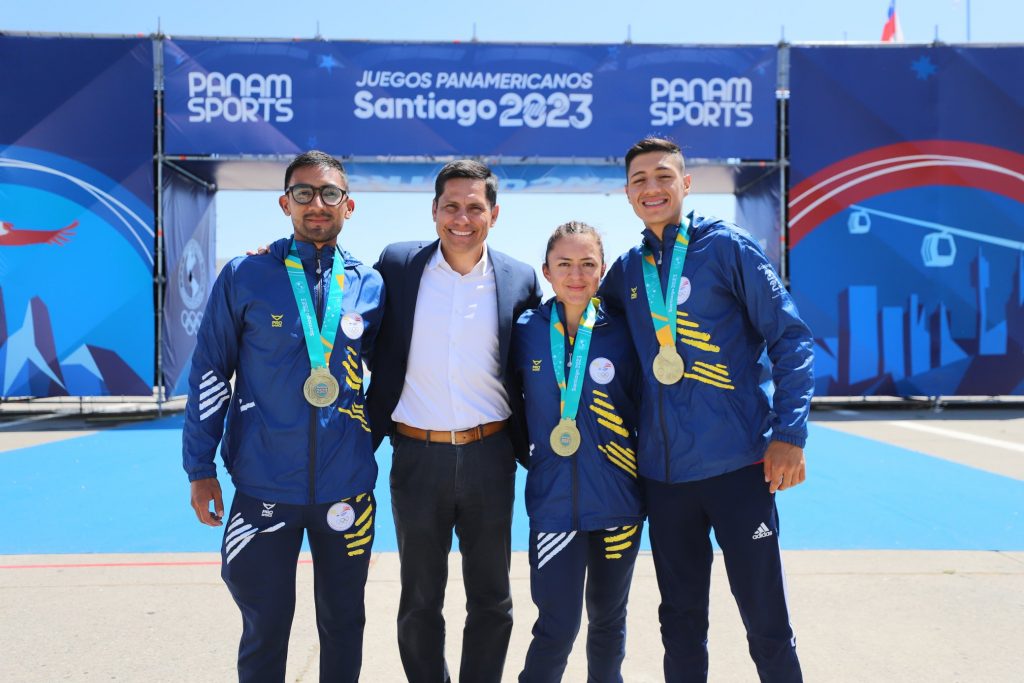 Daniel Pintado y Glenda Morejón obtuvieron medalla de oro en la maratón relevo mixto. Foto: Comité Olímpico