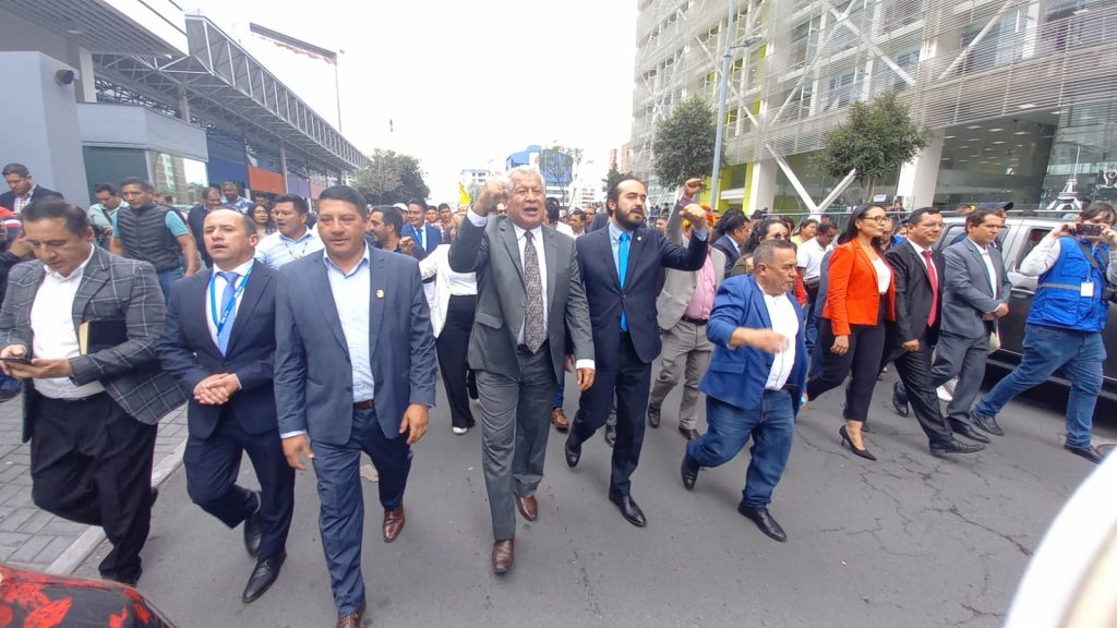 Alcaldes y Prefectos reclaman por la falta de entrega de los presupuestos por parte del Gobierno Nacional y el recorte de recursos.