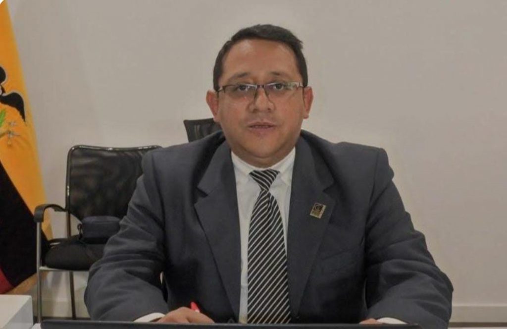 El pleno del CPCCS aprobó este martes el informe que dio como ganador de Contralor general del Estado a Xavier Mauricio Torres Maldonado.