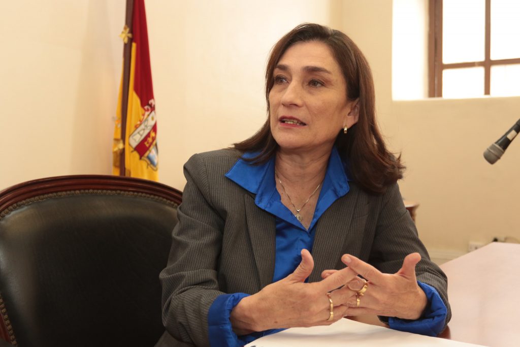 Julia Elena Vázquez, nueva Presidenta de la Corte Provincial de Azuay, en una de las salas de audiencia de la Corte Provincial de Justicia de Azuay. /XCA