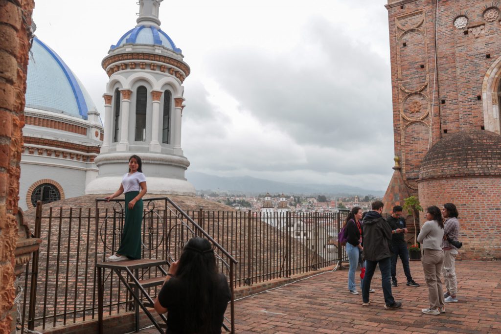 Se espera que con un plan de seguridad pueda reactivarse el turismo en Cuenca. Hoteles, restaurantes y bares registran pérdidas.