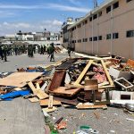 Retiro de objetos encontrados en las celdas de la cárcel de la provincia de Chimborazo.