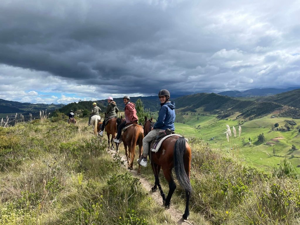 Las rutas se cumplen por los páramos. Uno de los recorridos se dirige al cerro Francés-Urco. Cortesía