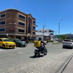 En la intersección de la avenida Remigio Crespo y Guayas se instalará un semáforo inteligente. XCA