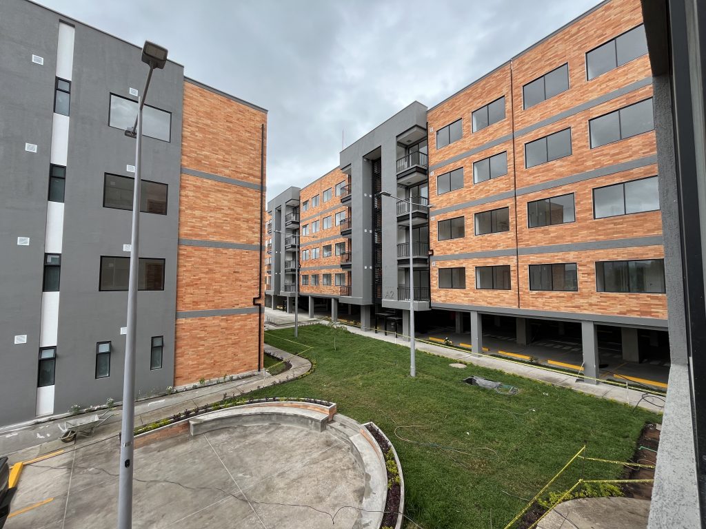 El condominio ‘Bicentenario’ en la parroquia Ricaurte, tiene un avance del 99 % de acuerdo con el EMUVI EP. /Cortesía