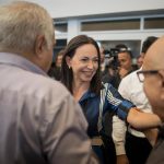 Machado anunció este miércoles el inicio de su campaña de cara a los comicios previstos para el segundo semestre del año, cuya fecha aún no ha sido anunciada y en los que esperan pueda participar la líder antichavista, inhabilitada para ejercer cargos de elección popular. EFE