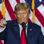 l expresidente estadounidense Donald Trump y precandidato a la Casa Blanca en 2024 da un discurso en Des Moines tras ganar los caucus de Iowa con el 51 % de los votos, casi 30 puntos más que el segundo, el gobernador de Florida, Ron DeSantis. EFE