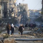 "Alerta de género: el impacto de género en la crisis en Gaza" señala que de los 24.620 civiles muertos violentamente en la franja, 16.000 eran mujeres y niños.