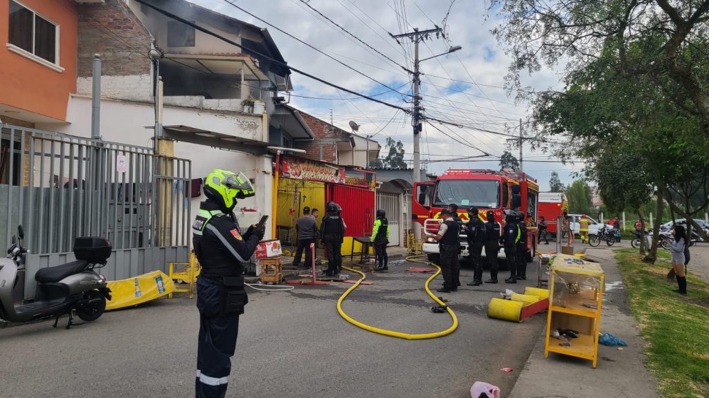 Incendio registrado la mañana de este miércoles en las inmediaciones del parque Riberas del Río Tarqui. /KOQ